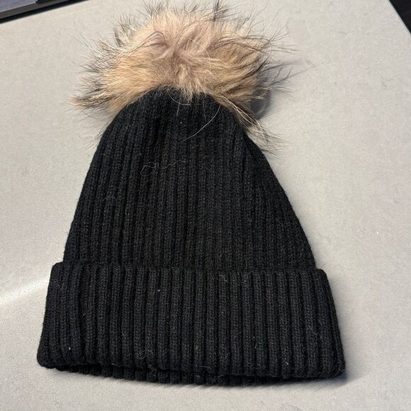 Linda Richards Wool Ribbed Knit Beanie Genuine Fur Pom Black 